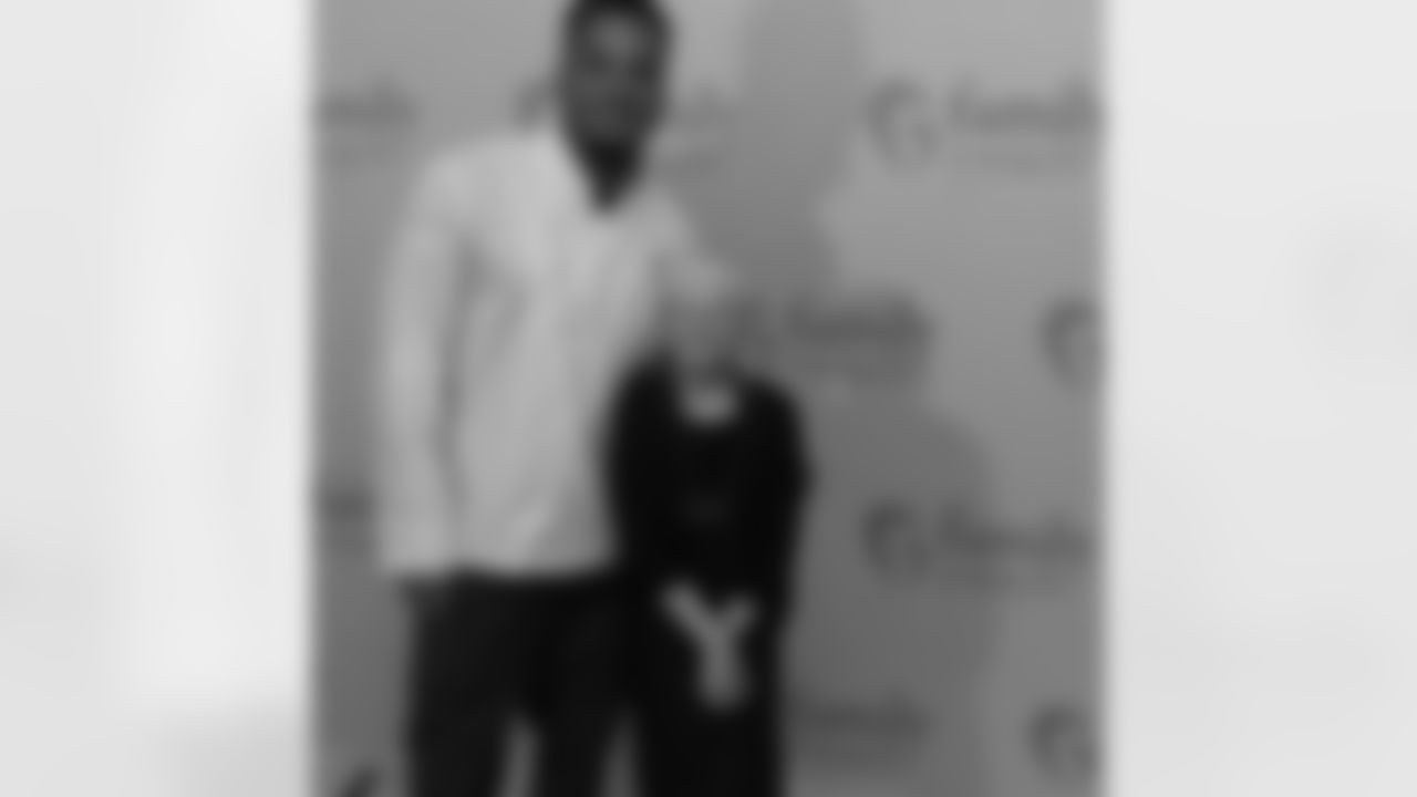 Patrick Chung – Instagram (@23patrickchung): Just met my new friend!!! @cancersurviver23