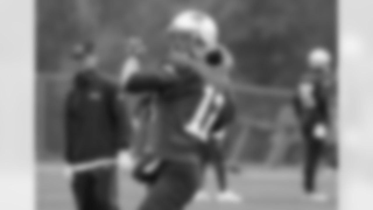 New England Patriots quarterback Tom Brady passes during an NFL football practice, Wednesday, Oct. 21, 2015, in Foxborough, Mass. The New York Jets are to play the Patriots Sunday, Oct. 25 in Foxborough. (AP Photo/Steven Senne)