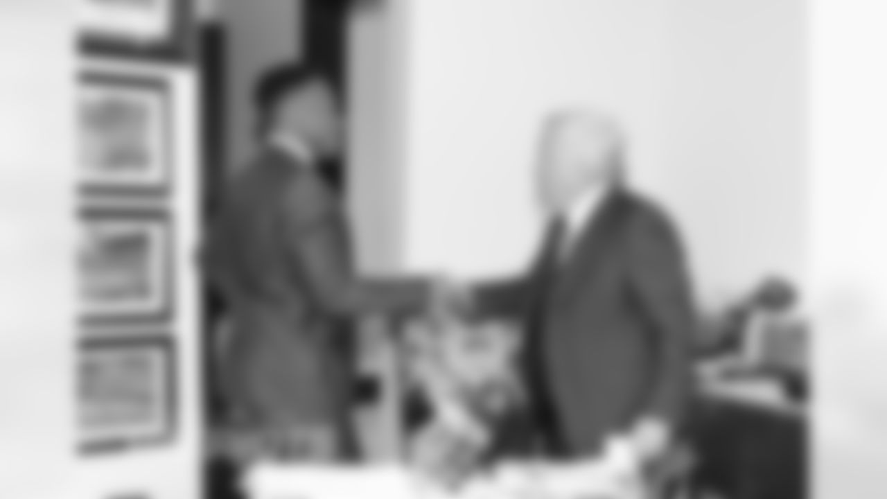 050616cyrusjones_ds175-watermarked.jpg