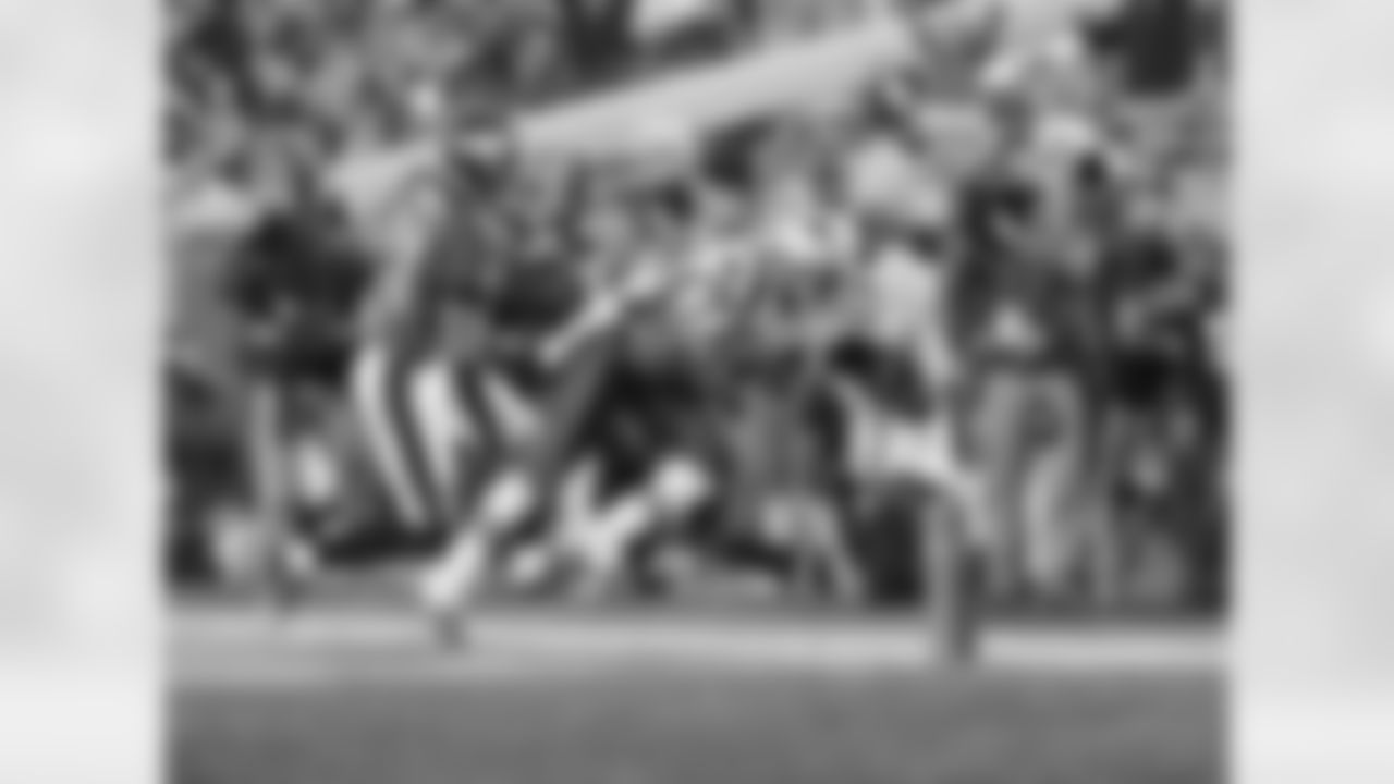 ap_050206039419.jpg