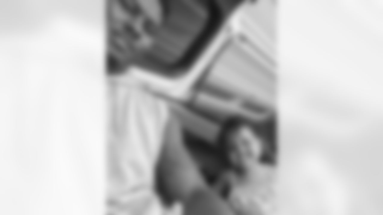 jonathan-jones-instagram.jpg
