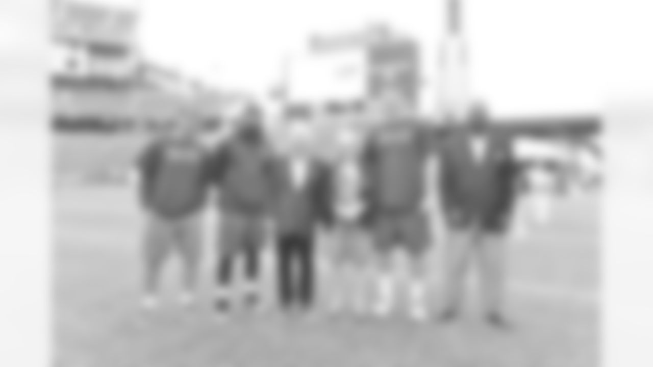 shepherdsgodparenthome_forriecotten_field1_small.jpg