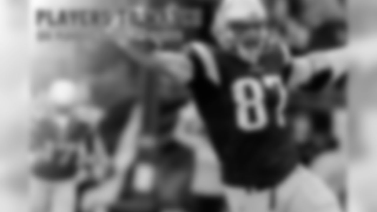 20160115-watch-gronkowski.jpg