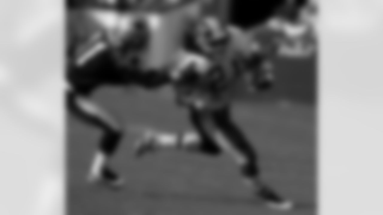 Despite a 164-yard and two touchdown effort by Patriots RB Curtis Martin, the Redskins pulled out a 27-22 win over New England on Oct. 13, 1996. Redskins QB Gus Freotte threw a pair of TD passes.