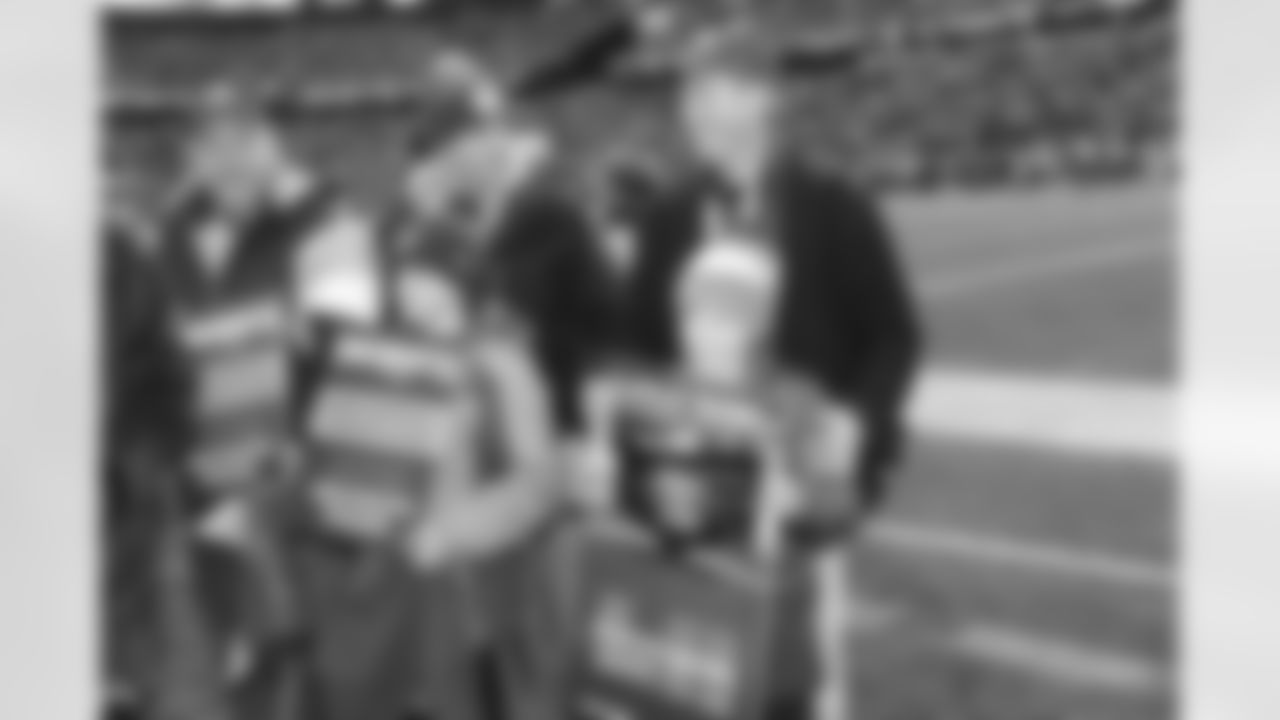 thankyoufans_bb122417_mrkt1757.jpg