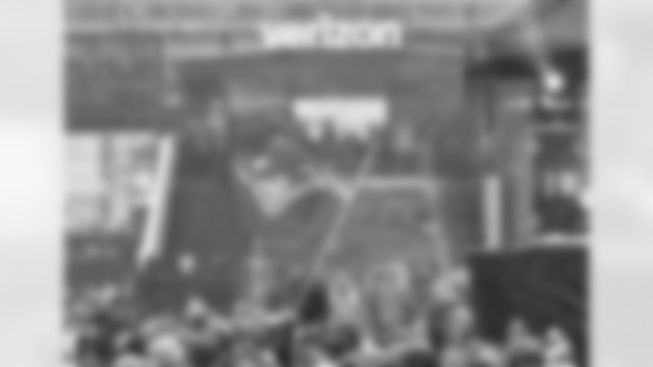 20180203_rally_mn_nordstrom59.jpg