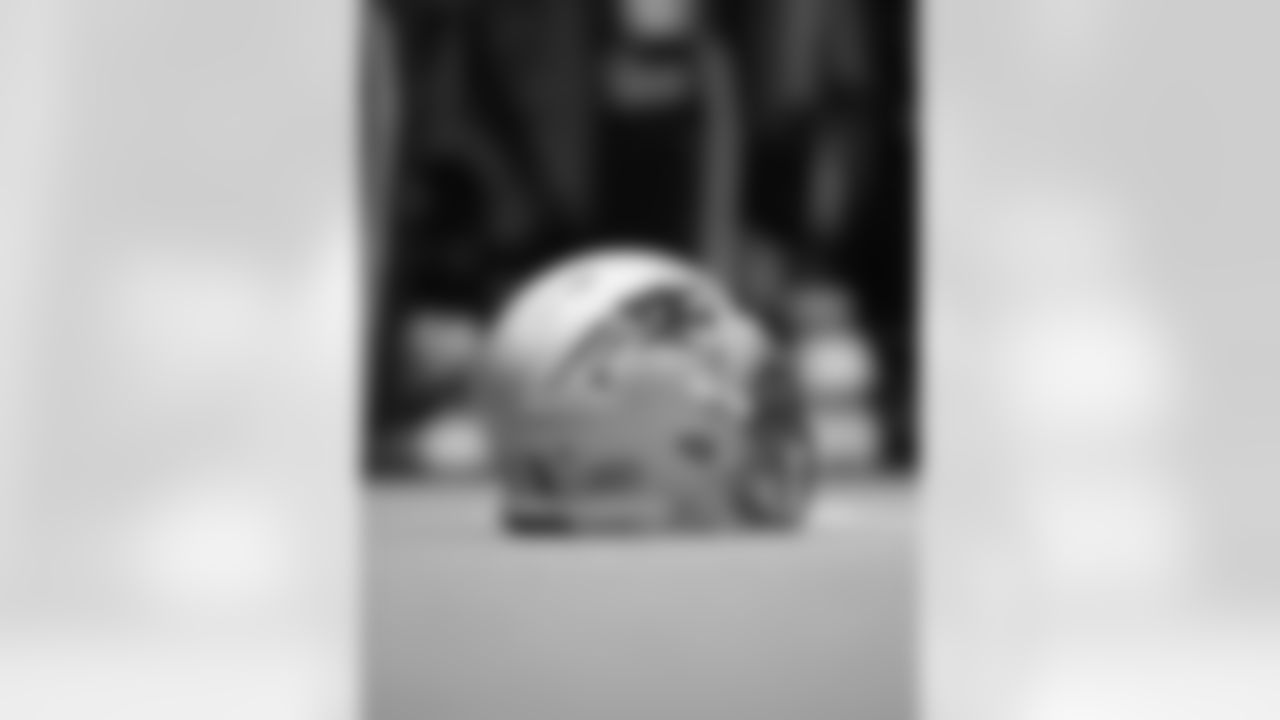 md112617lockerroom-approved_ds20-watermarked.jpg