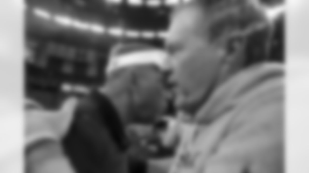 New Orleans Saints head coach Sean Payton greets New England Patriots head coach Bill Belichick, right, after an NFL preseason football game in New Orleans, Saturday, Aug. 22, 2015. The Patriots won 26-24. (AP Photo/Brynn Anderson)