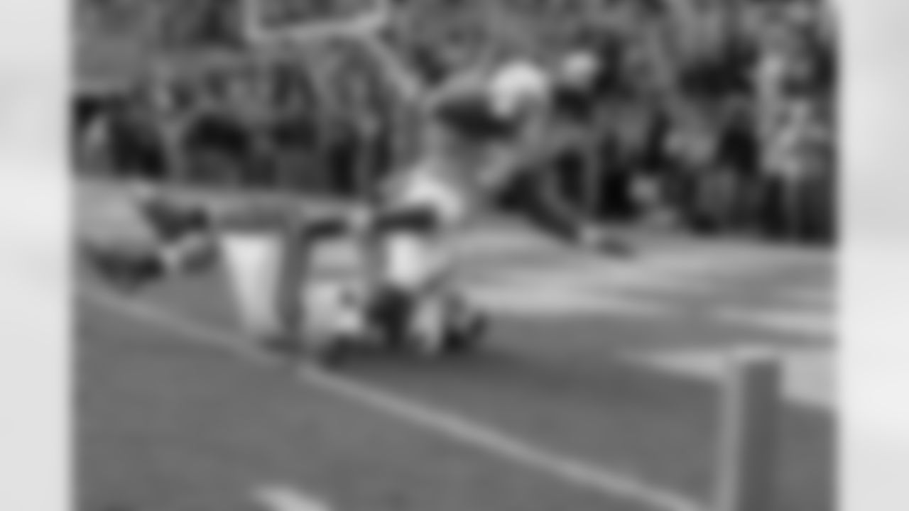 Julio Jones, WR - Sure the numbers say that the Falcons win as much or more so when Jones is actually held in check, but the Patriots generally fixate on taking away an opponent's most dangerous weapon. Jones can beat a coverage scheme in so many ways with his varied skill set, it will be interesting to see who and what Bill Belichick's defense throws at the All-Pro target.