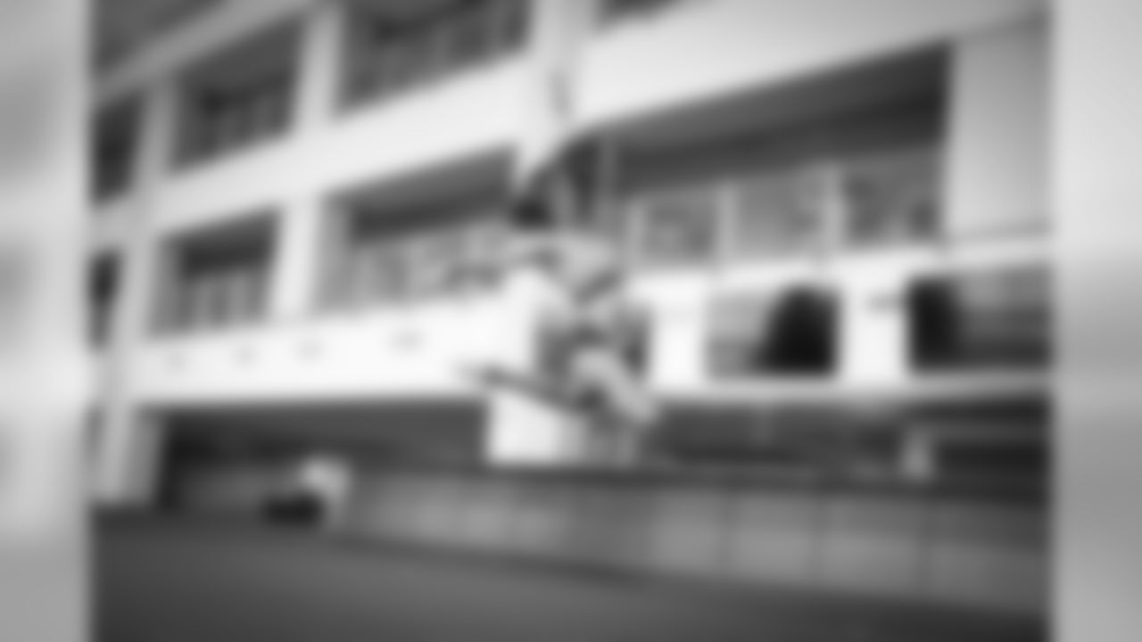 034r2425_0.jpg