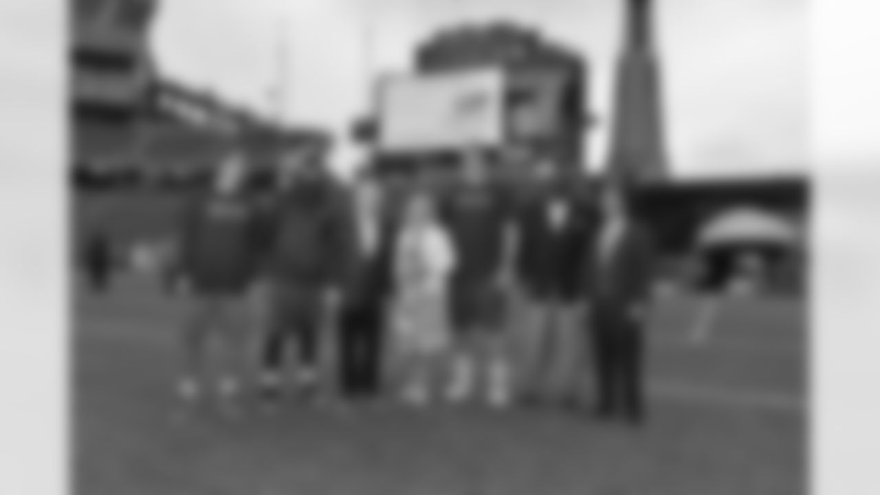 kevsfoundation_susancanning_field1_small.jpg
