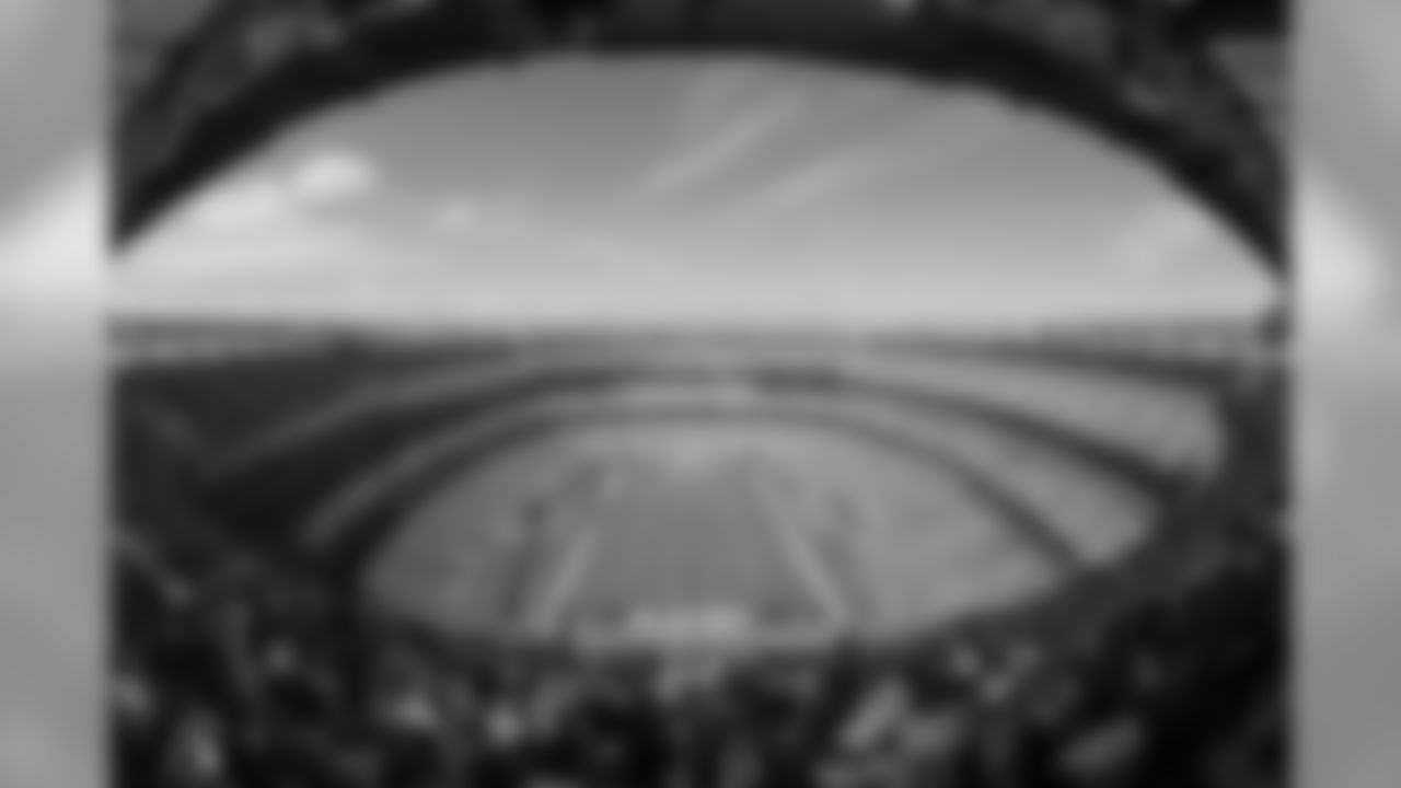 A general, overall view of the interior of MetLife stadium during the week one game between the Cleveland Browns and the New York Jets on Sunday, September 13, 2015 at MetLife Stadium, Florham Park, New Jersey. The Jets beat the Browns, 31-10. (David Drapkin via AP)