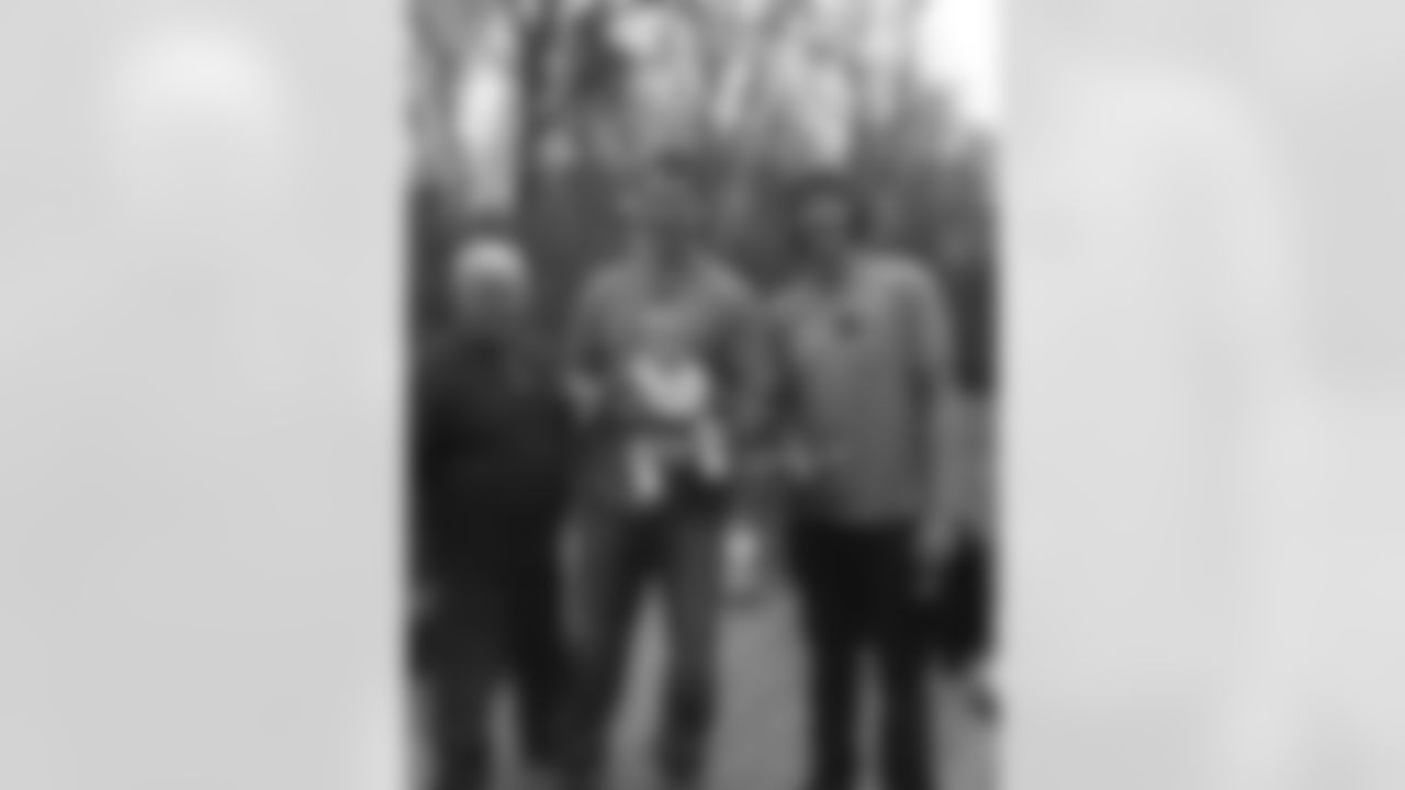 201614-socialscene-solder.jpg