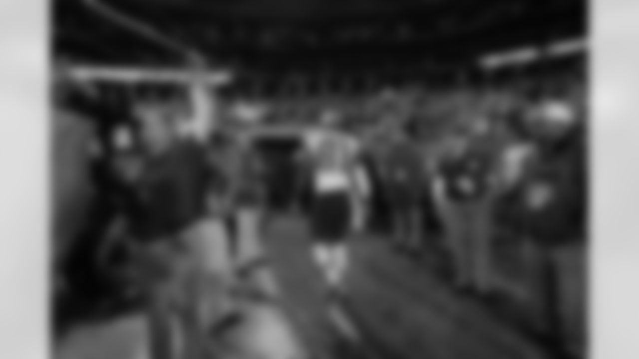 New England Patriots tight end Tim Wright walks off the field after the second half of NFL Super Bowl XLIX football game Sunday, Feb. 1, 2015, in Glendale, Ariz. (AP Photo/Kathy Willens)