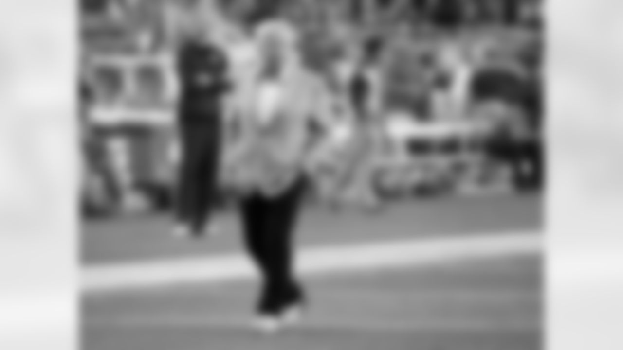 New England Patriots owner Robert Kraft walks on the field before an NFL preseason football game between the Patriots and the New York Giants Thursday, Sept. 3, 2015, in Foxborough, Mass. (AP Photo/Winslow Townson)