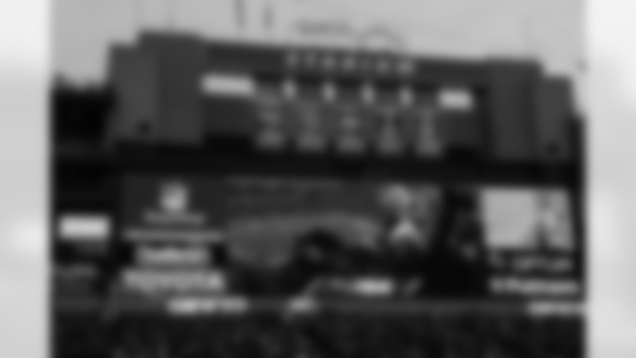 thankyoufans_bb122417_mrkt1836.jpg