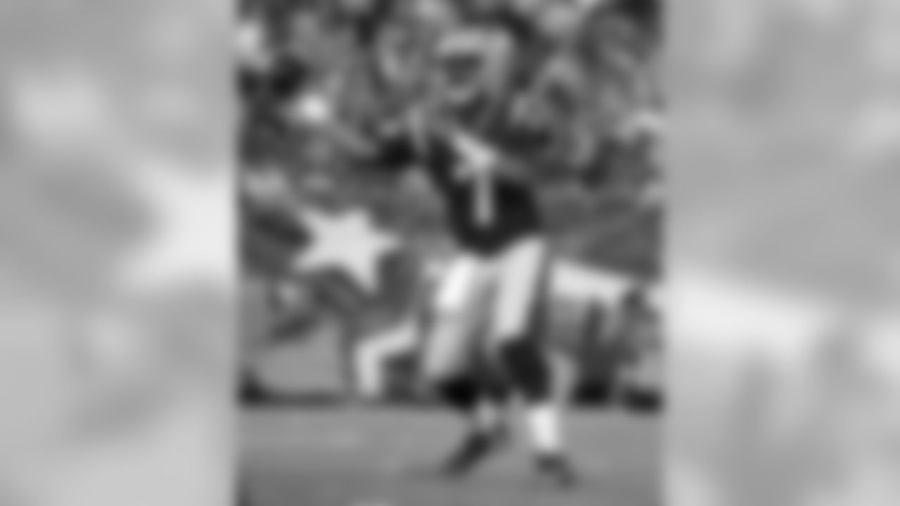 New England Patriots quarterback Jacoby Brissett passes against the New York Giants during the first half of an NFL preseason football game, Thursday, Aug. 31, 2017, in Foxborough, Mass. (AP Photo/Winslow Townson)