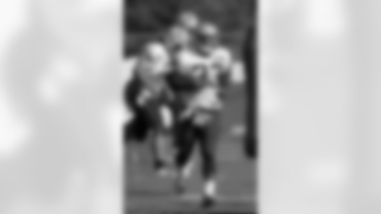 New England Patriots running back Dion Lewis (33) runs on the field during an NFL football practice, Wednesday, Nov. 4, 2015, in Foxborough, Mass. The Washington Redskins are to play the Patriots Sunday, Nov. 8, 2015, in Foxborough. (AP Photo/Steven Senne)