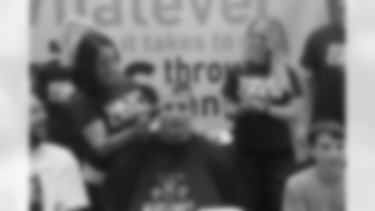 20150607_buzz_off_gronk7613.jpg