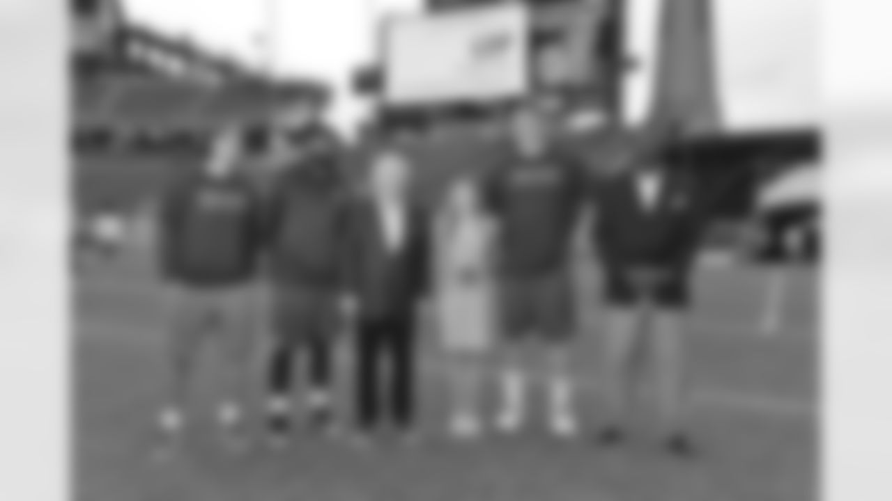 normapfriem_halliefuchs_field1_small.jpg