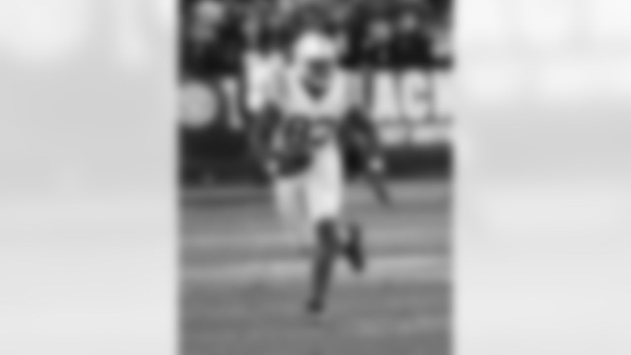 Indianapolis Colts tight end Dwayne Allen (83) against the Oakland Raiders during an NFL football game in Oakland, Calif., Saturday, Dec. 24, 2016. (AP Photo/Tony Avelar)