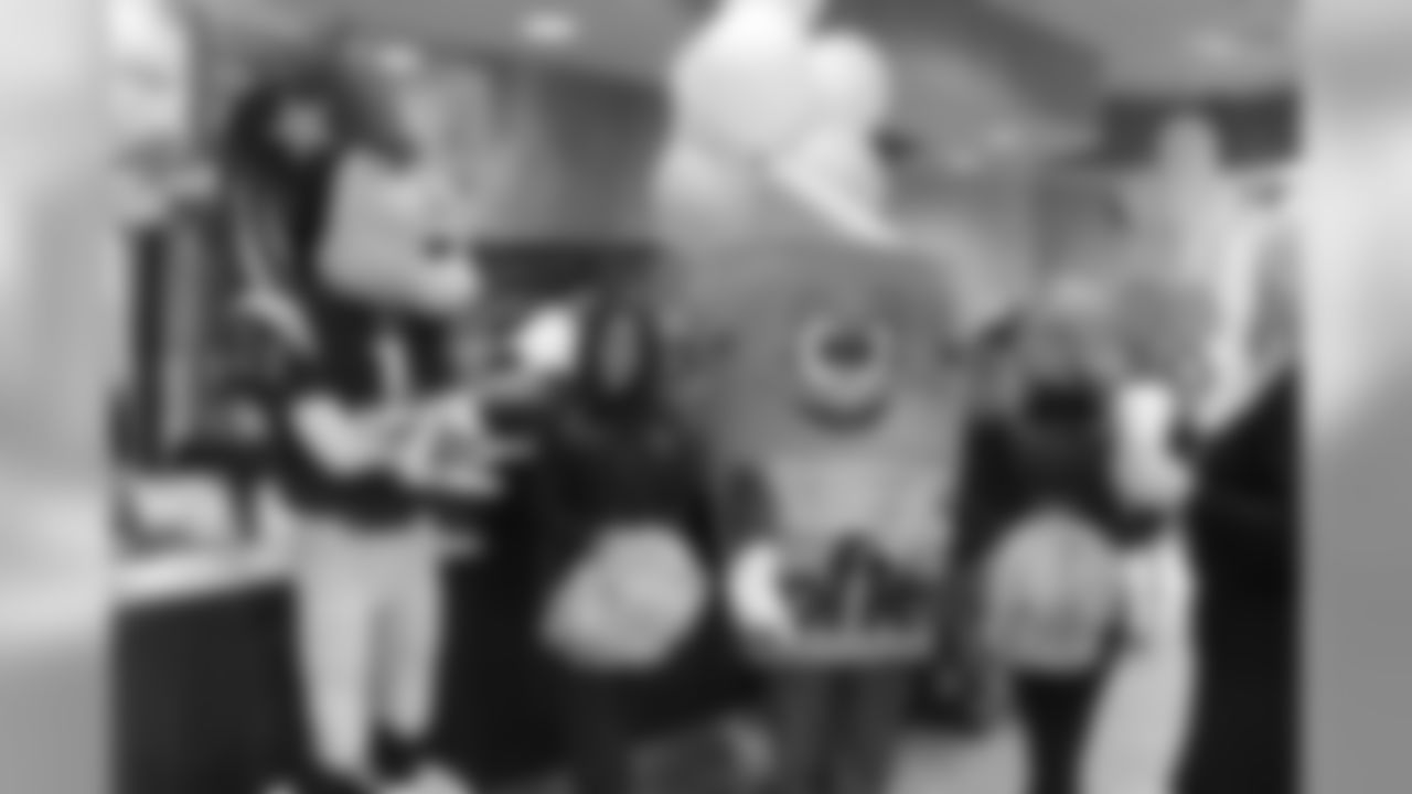 Pat Patriot & the NEPC at the Dunkin' Donuts Pint for Pound Award Giveaway!