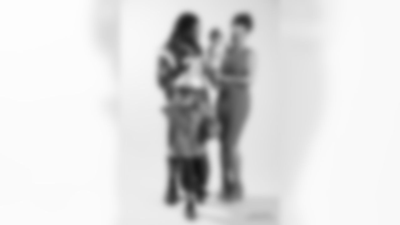 NFL: Patriot Fathers and Babies
Portraits
Gillette Stadium/Foxborough, MA, USA
06/02/2017
SI-896 TK1
Credit: Taylor Ballantyne