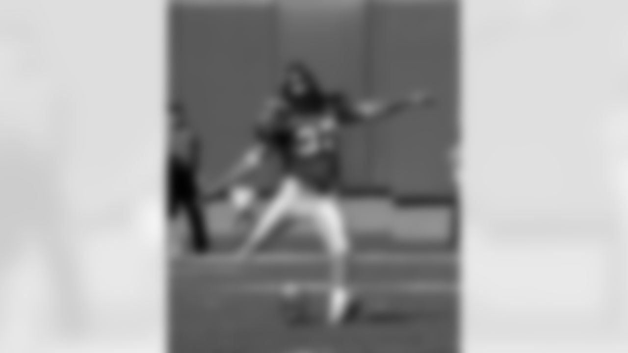 Stephen Gostkowski #32 kicks off first half action. The Memphis Tigers beat the East Carolina Pirates 27-24 on October 22, 2005.