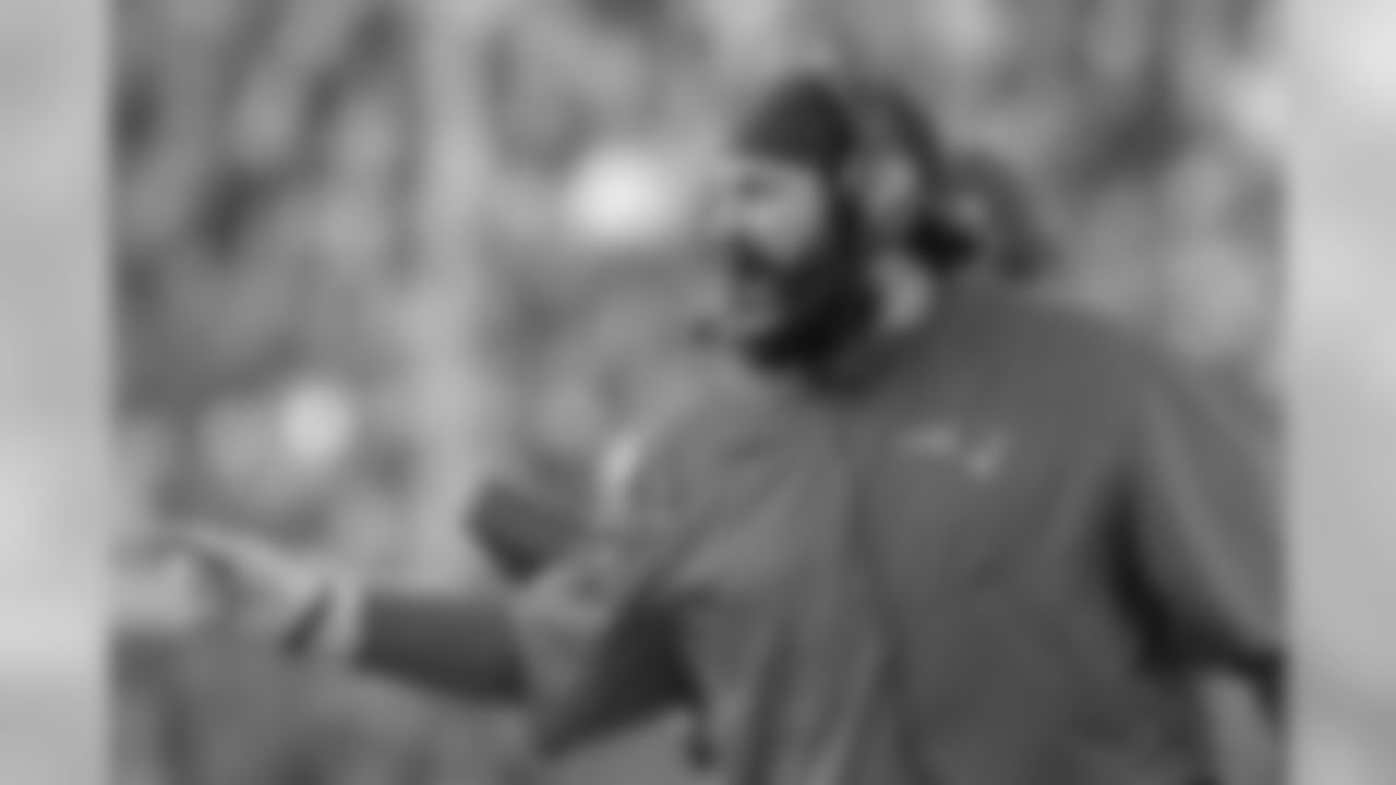New England Patriots defensive coordinator Matt Patricia talks to his team during the second half of an NFL football game against the Buffalo Bills, Sunday, Dec. 3, 2017, in Orchard Park, N.Y. (AP Photo/Adrian Kraus)
