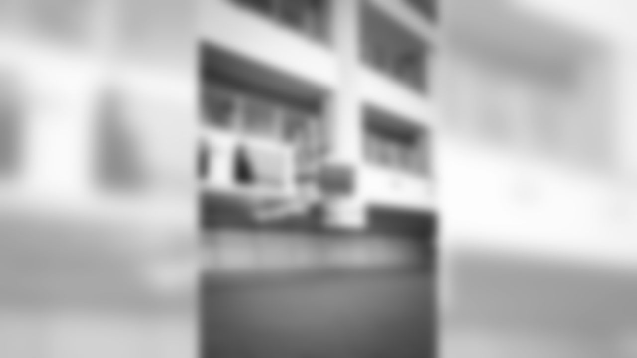 034r1844.jpg