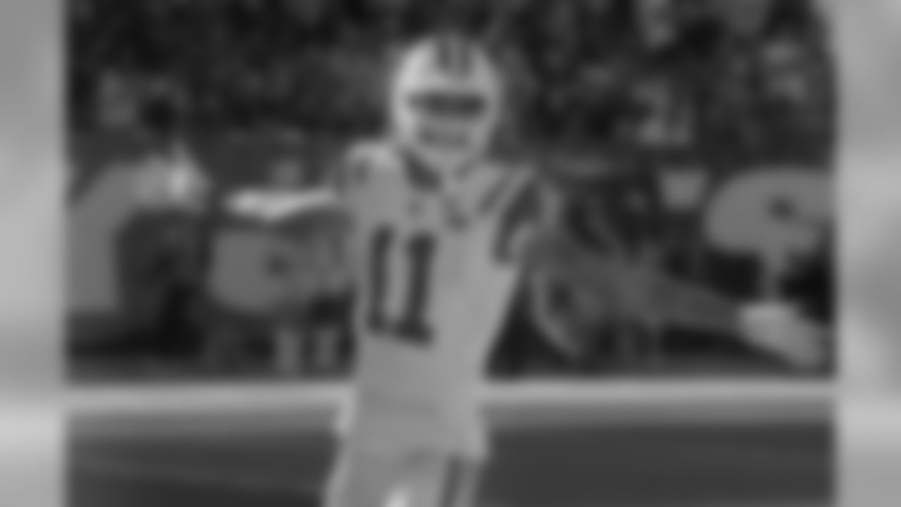 Robby Anderson - The second-year former rookie free agent has developed into a solid receiver in New York, leading the team with 62 receptions for 939 yards (15.1 avg.) and seven touchdowns. Anderson, who did miss some practice time to an illness this week, will test a Patriots secondary that's been giving up some big plays in recent weeks. (AP Photo/Bill Kostroun)
