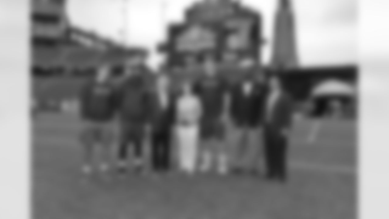 jeffsplace_micheledillon_field1_small.jpg