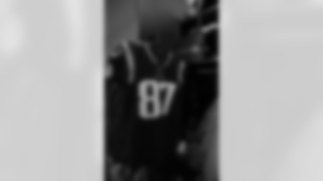 md112617lockerroom-approved_ds03-watermarked.jpg