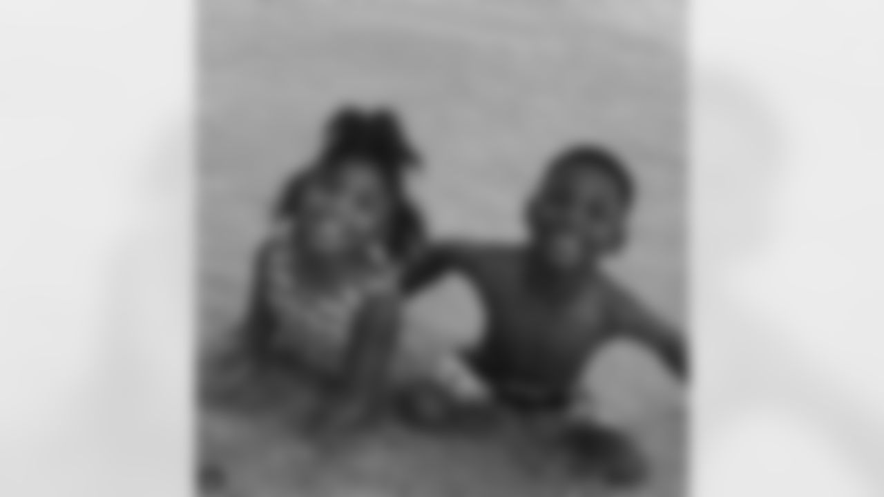 Brand LaFell – Instagram (@blafell1) : Enjoying the beach and great weather in #miami