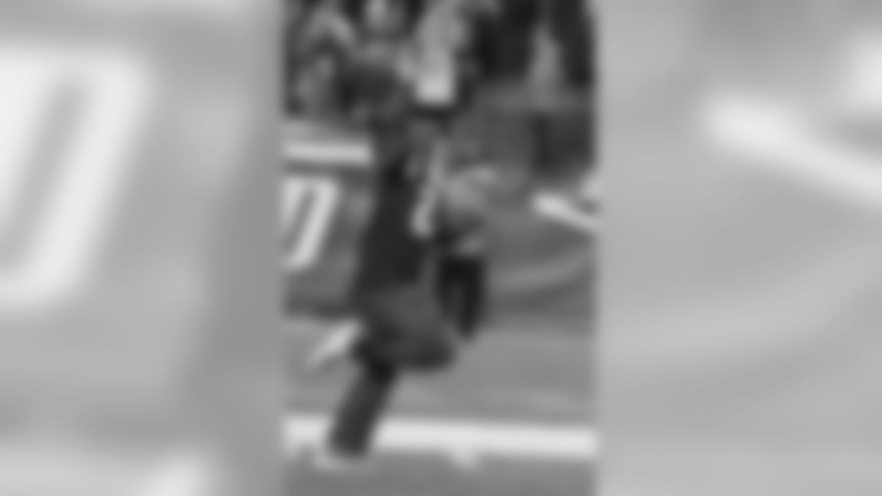 tempDSP35347--nfl_mezz_1280_1024.jpg