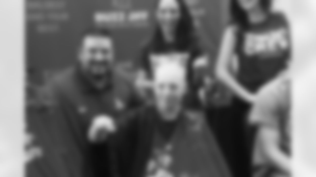 20150607_buzz_off_gronk7755.jpg