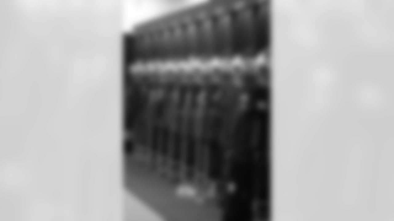 md112617lockerroom-approved_ds12-watermarked.jpg