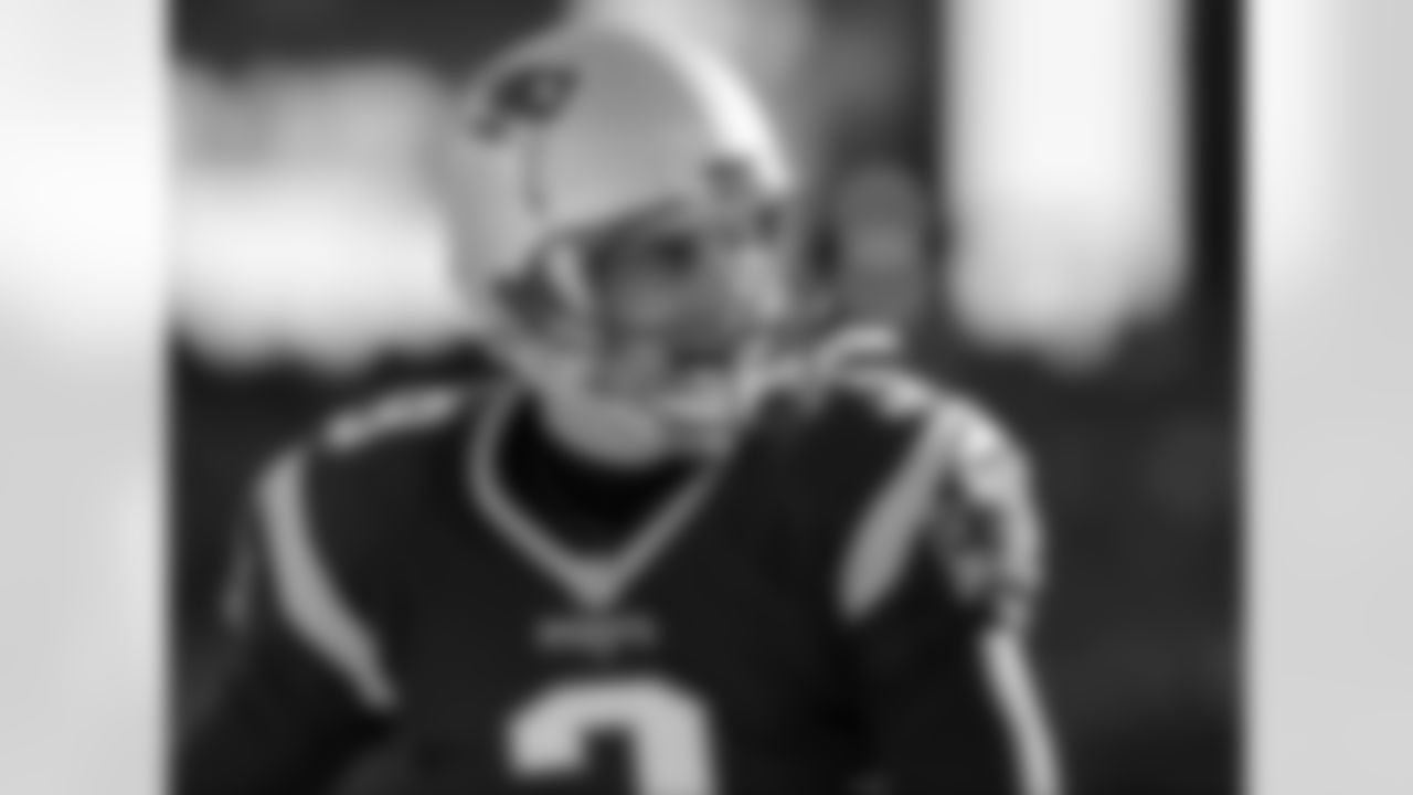 New England Patriots kicker Stephen Gostkowski (3) warms up before an NFL football game between the Patriots and the Tennessee Titans, Sunday, Dec. 20, 2015, in Foxborough, Mass. (AP Photo/Charles Krupa)