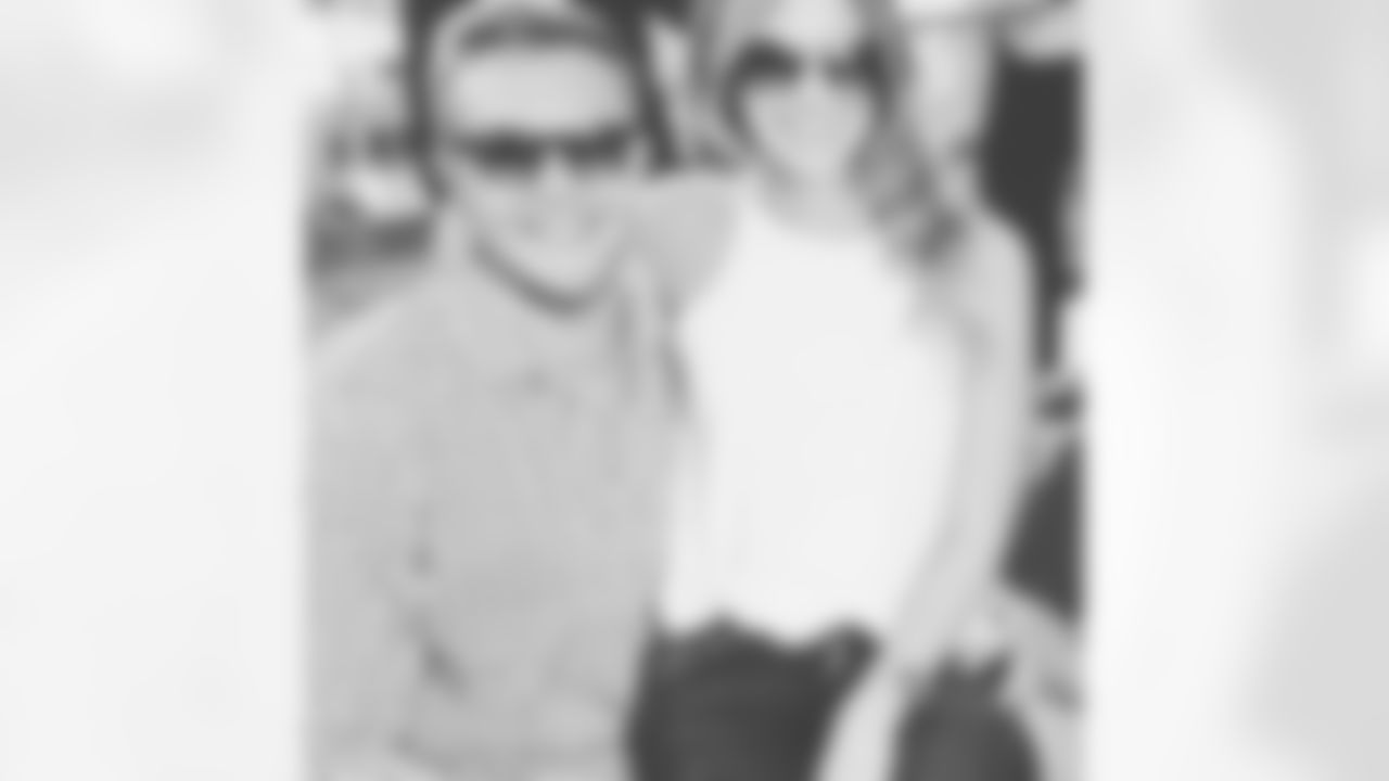 Ryan Allen – Instagram (@rallen06) : 2015 was one for the books. Many amazing moments this past year which brings me to this young lady. She has brought me so much happiness within our friendship and love for one another and I am blessed to have her by my side. Here's to another great year!#Blessed #NewYearsFaceTime#Onto2016