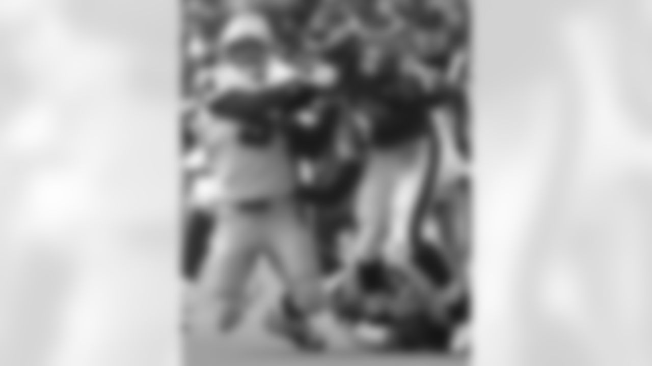 The Eagles won their fifth straight game over the Patriots with a 24-9 win on Dec. 19, 1999. Philly RB Duce Staley ran for 93 yards and cornerback Troy Vincent had two of the Eagles four interceptions.