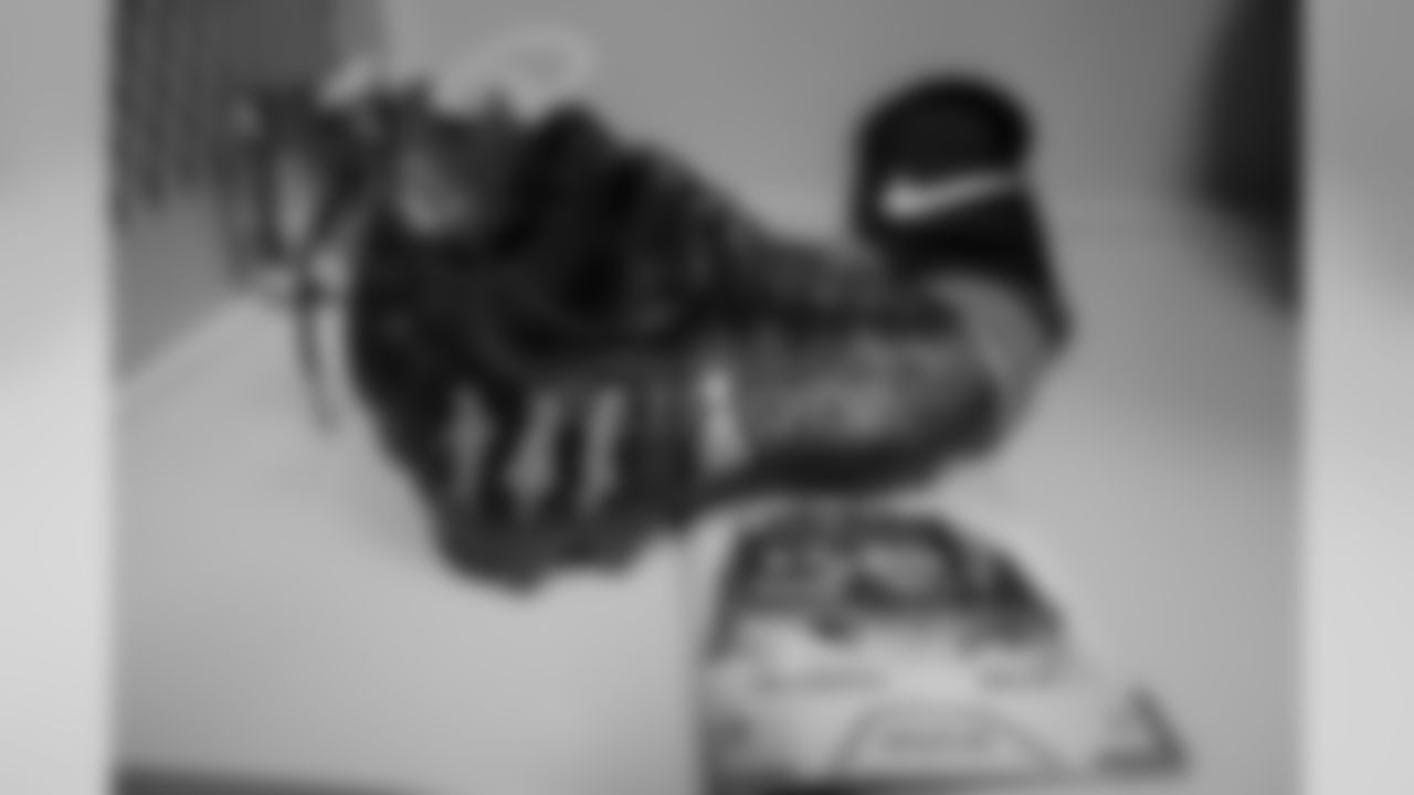 20171203_ds_cleats_01.jpg