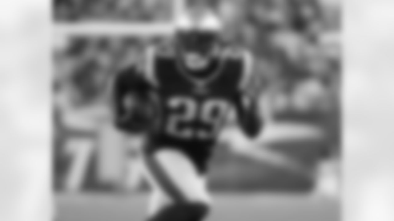New England Patriots running back LeGarrette Blount in the first half of an NFL football game against the New York Giants Thursday, Sept. 3, 2015, in Foxborough, Mass.