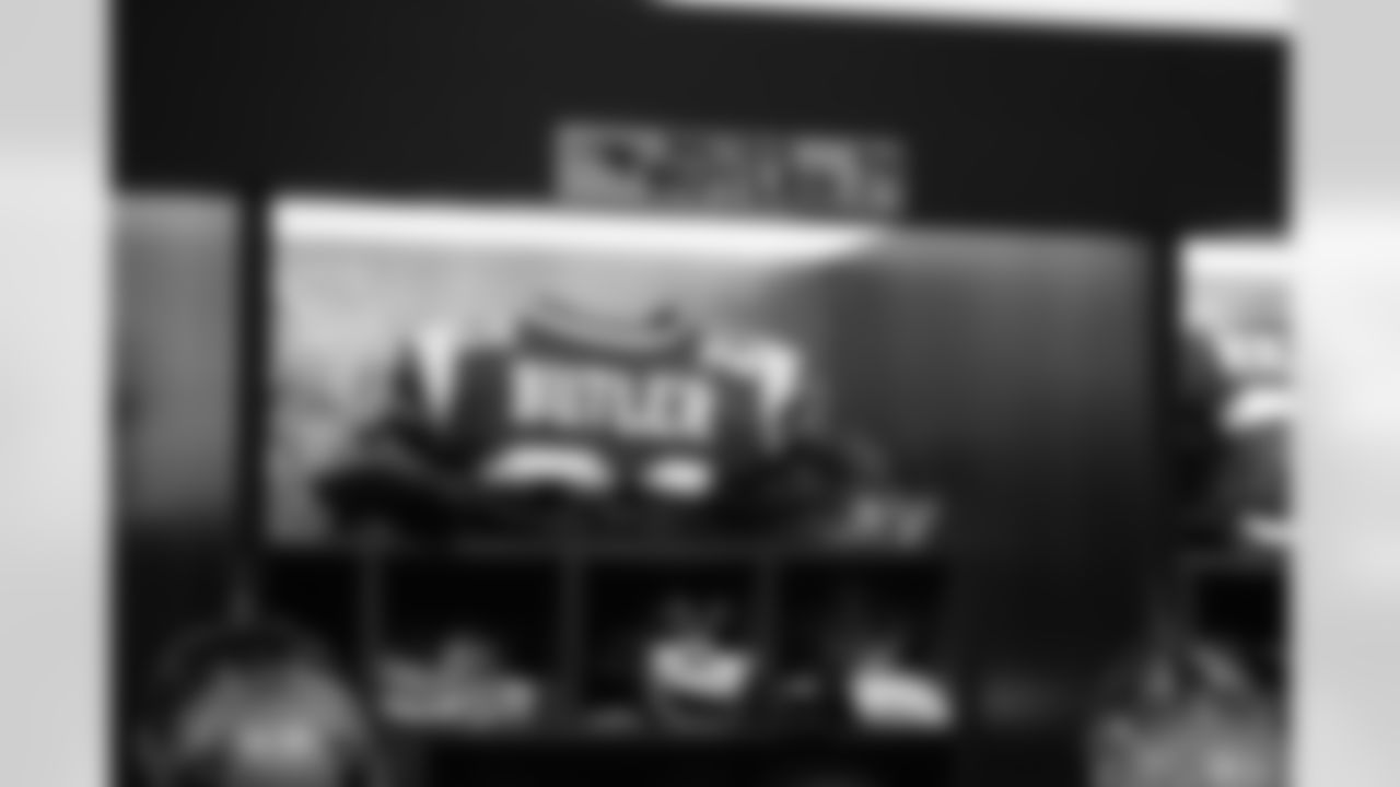 md112617lockerroom-approved_ds07-watermarked.jpg