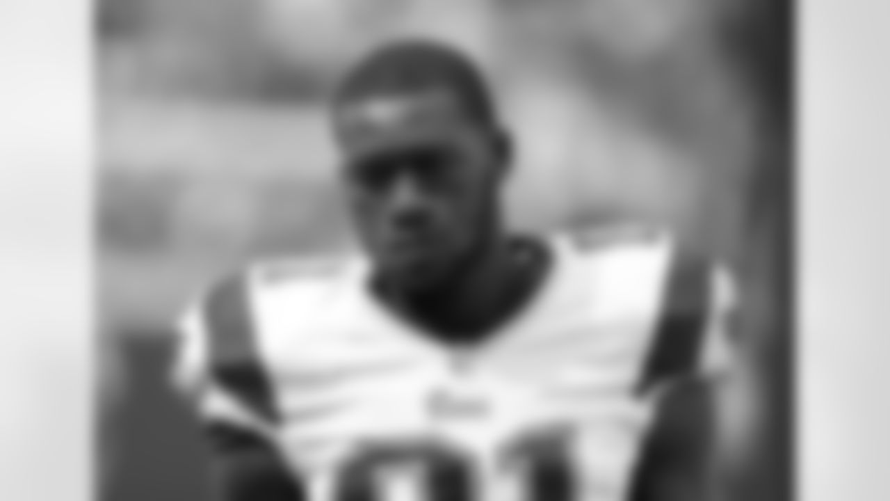 Lorenzo Alexander, LB - Also known as the One Man Gang, the first-year Bills journeyman linebacker has already notched a career-high with three sacks and tied his previous best with two forced fumbles. He looks to attack New England's young quarterback(s) to mark his third straight week with a sack and a forced fumble.