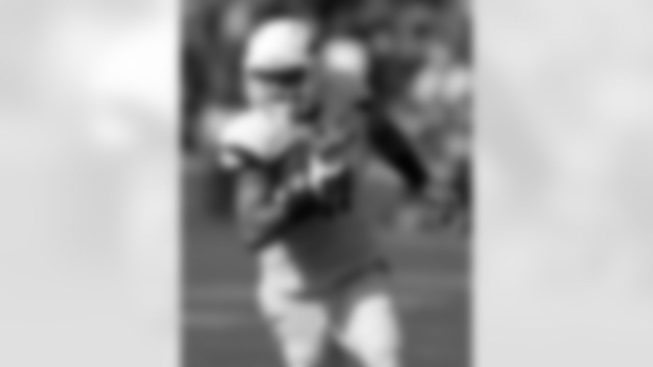 Arkansas tight end AJ Derby (11) catches a pass and runs for a first down during the first half of an NCAA college football game against Auburn on Saturday, Aug. 30, 2014, in Auburn, Ala. (AP Photo/Butch Dill)