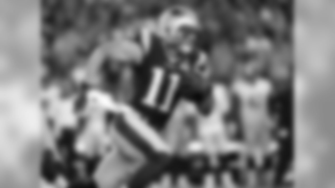 Charles Clay – With new top target Kelvin Benjamin injured, Buffalo could turn to the veteran tight end Clay to pick up the slack. He's third on the Bills with 29 catches for the year. New England's work against tight ends has been better of late, but Clay may still be one of the better options for Tyrod Taylor.