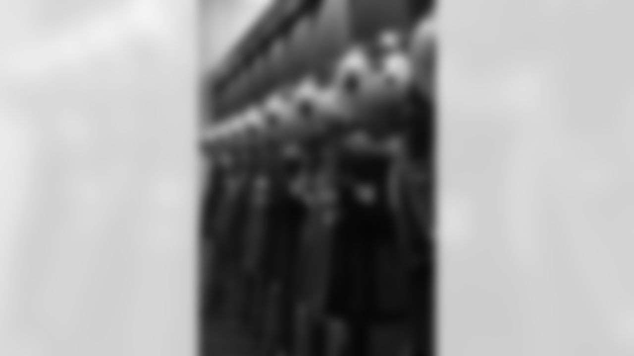 md112617lockerroom-approved_ds10-watermarked.jpg