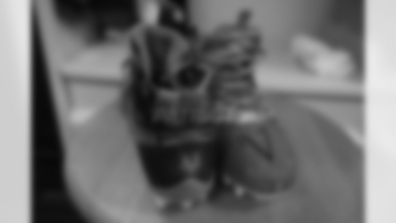 20171203_ds_cleats_06.jpg