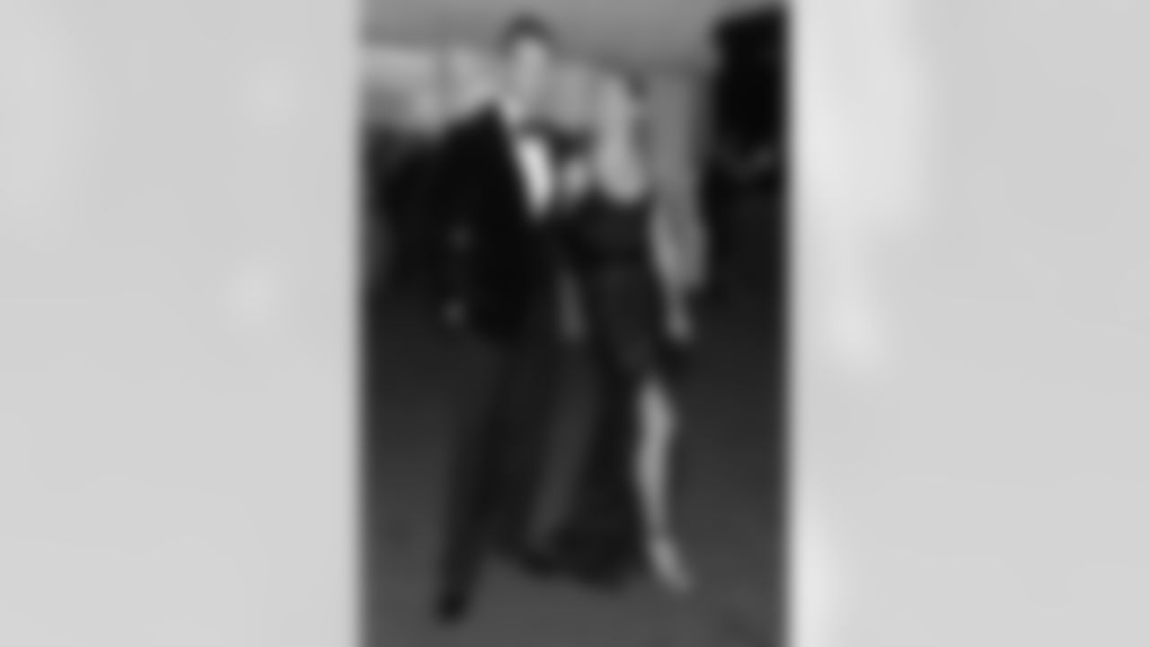 Tom Brady and Gisele Bundchen arrives at the Metropolitan Museum of Art Costume Institute gala benefit, celebrating Elsa Schiaparelli and Miuccia Prada, Monday, May 7, 2012 in New York. (AP Photo/Evan Agostini)