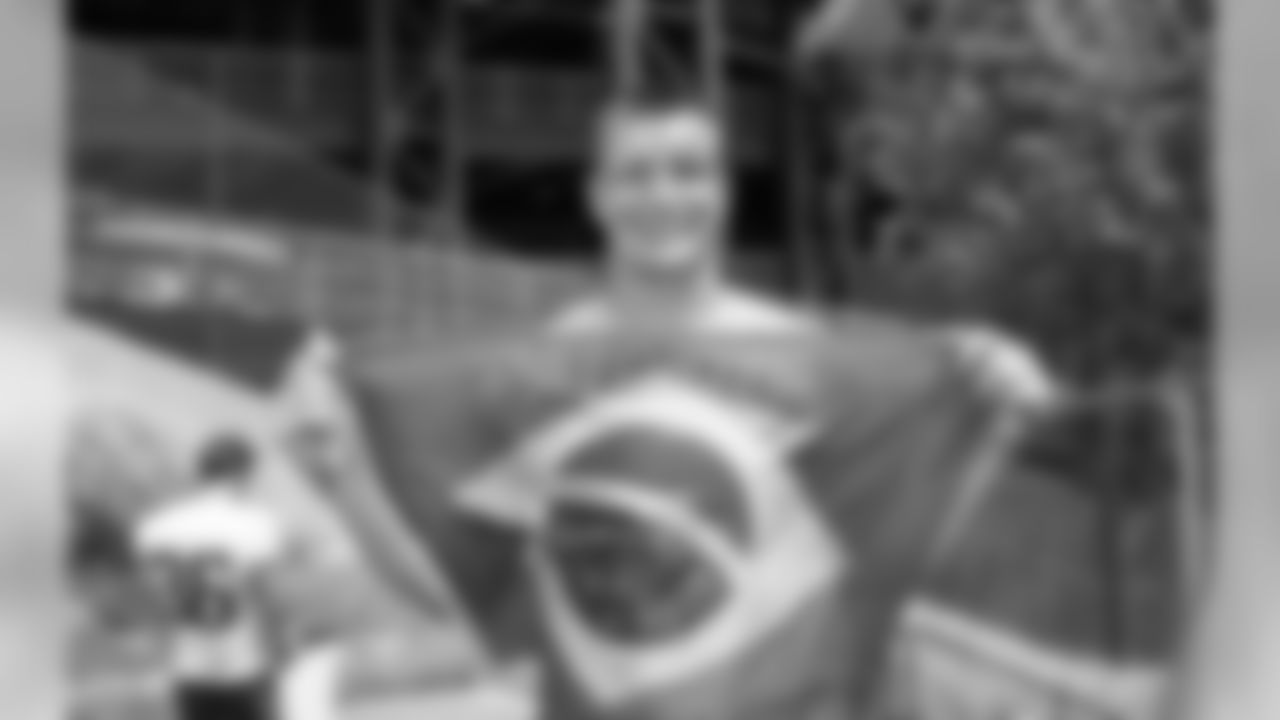 20160728_gronkowski_brazil_mm.jpg